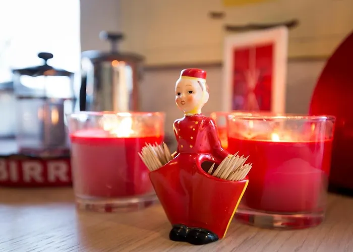 Vintage Schaetzchen Am Theater